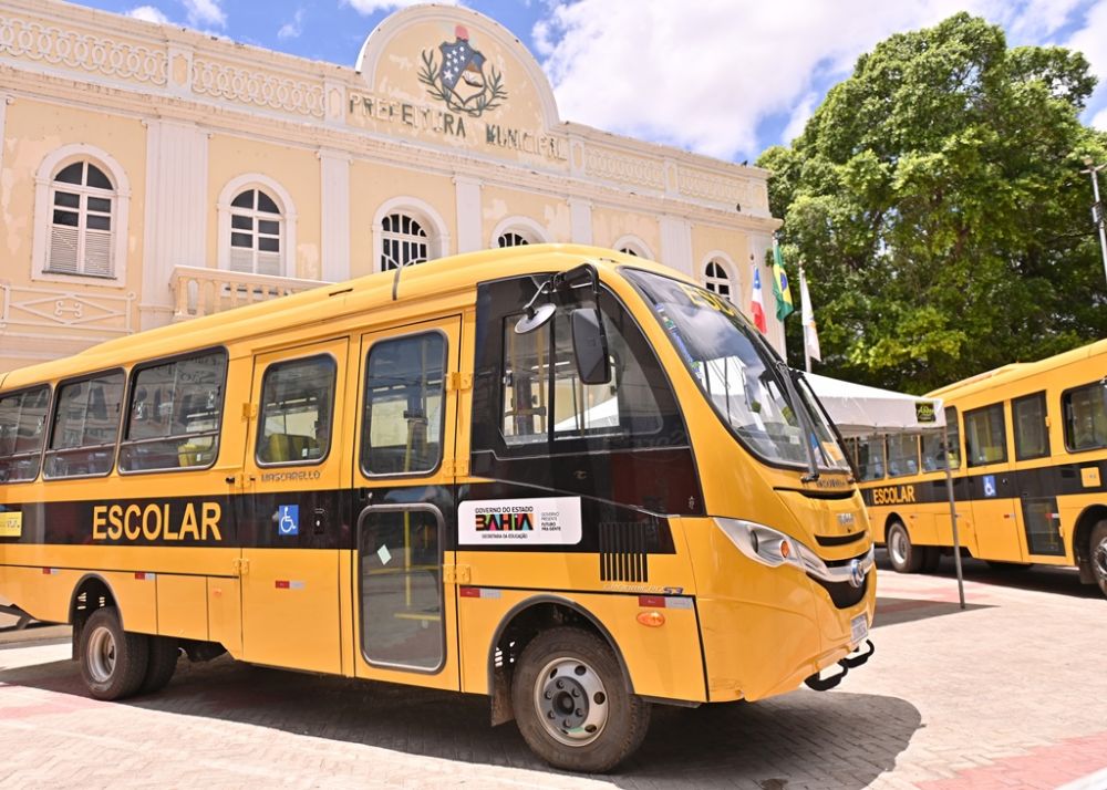 Transporte Escolar: Prefeitura de Juazeiro capacita profissionais e recebe dois novos ônibus para a frota escolar Transporte Escolar: Prefeitura de Juazeiro capacita profissionais e recebe dois novos ônibus para a frota escolar