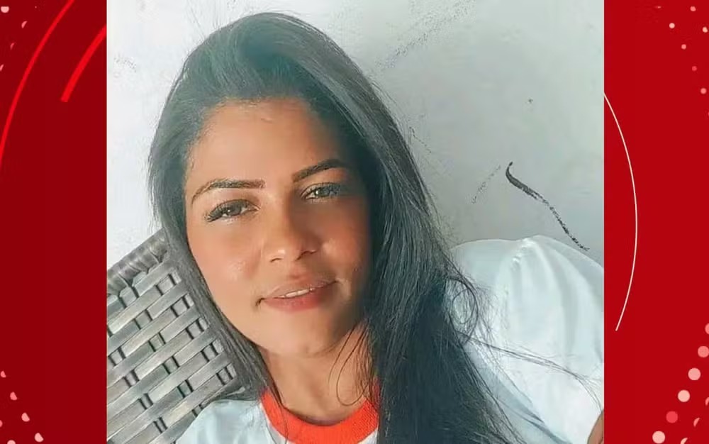 Jovem de 28 anos morre após ser esfaqueada em frente à filha no oeste da Bahia; suspeito é ex-companheiro da vítima Jovem de 28 anos morre após ser esfaqueada em frente à filha no oeste da Bahia; suspeito é ex-companheiro da vítima
