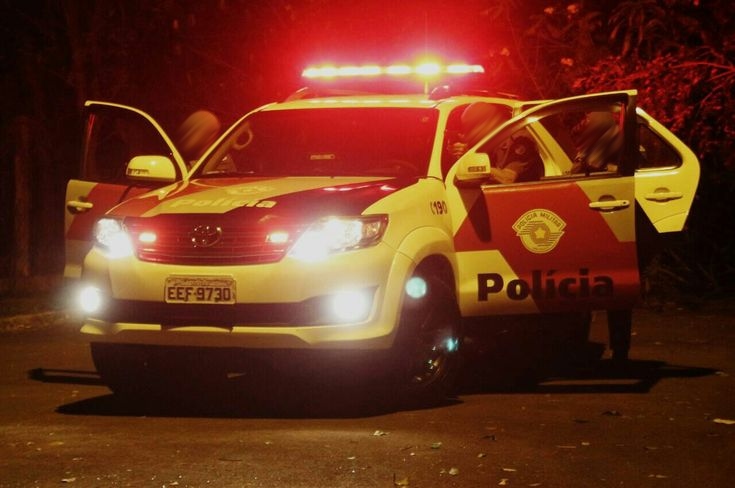 Jovem é preso suspeito de agredir companheira de 17 anos após ela relatar cansaço e adiar preparo da janta Jovem é preso suspeito de agredir companheira de 17 anos após ela relatar cansaço e adiar preparo da janta