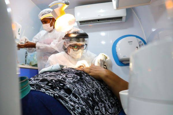 Prefeitura de Juazeiro leva atendimentos odontológicos gratuitos a cinco comunidades esta semana com a Unidade Móvel de Saúde Bucal Prefeitura de Juazeiro leva atendimentos odontológicos gratuitos a cinco comunidades esta semana com a Unidade Móvel de Saúde Bucal