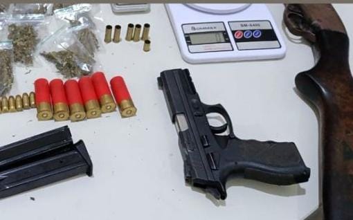 PMBA, através da 73ª e 76ª CIPM, apreende armas, drogas e veículos em Juazeiro, BA PMBA, através da 73ª e 76ª CIPM, apreende armas, drogas e veículos em Juazeiro, BA