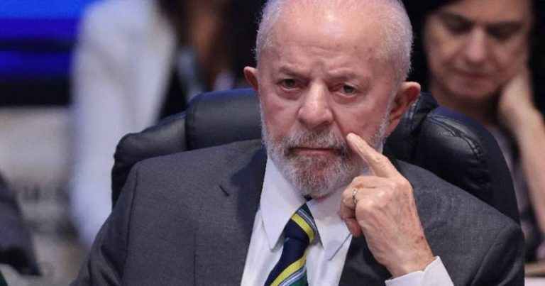 Pé-de-Meia: pedido para impeachment de Lula chega a 100 assinaturas Pé-de-Meia: pedido para impeachment de Lula chega a 100 assinaturas