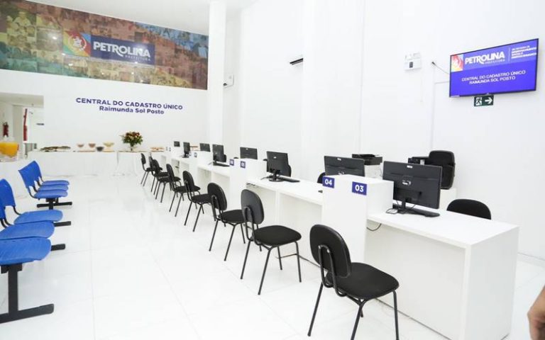Mais de 700 famílias passarão a receber Bolsa Família em Petrolina, PE Mais de 700 famílias passarão a receber Bolsa Família em Petrolina, PE