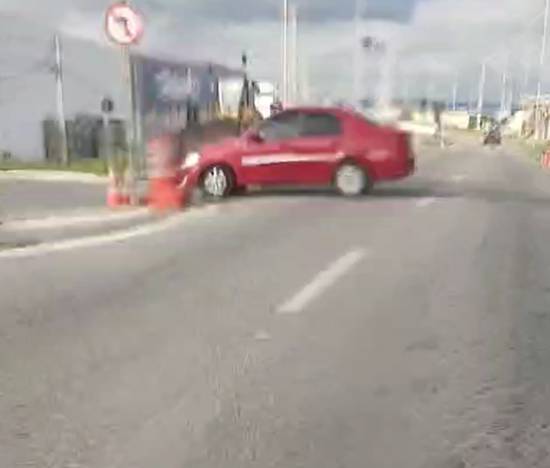 Motorista é flagrado tentando manobra proibida na Sete de Setembro, em Petrolina, PE Motorista é flagrado tentando manobra proibida na Sete de Setembro, em Petrolina, PE
