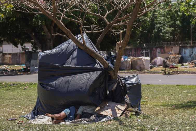 Aumenta em 25% o número de pessoas em situação de rua no país Aumenta em 25% o número de pessoas em situação de rua no país