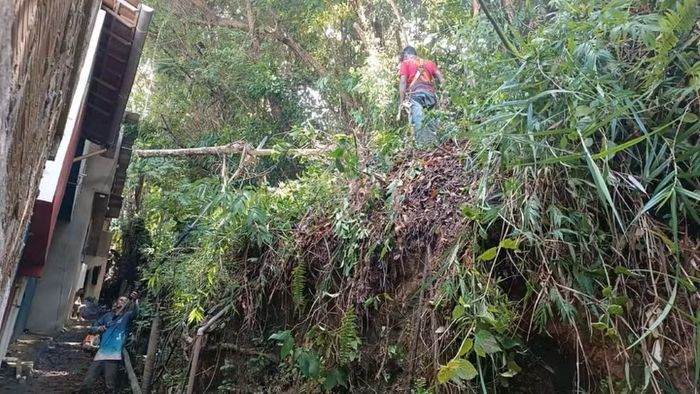 Jerônimo mobiliza secretarias e reforça parceira com governo federal para enfrentar impactos das chuvas na Bahia Jerônimo mobiliza secretarias e reforça parceira com governo federal para enfrentar impactos das chuvas na Bahia