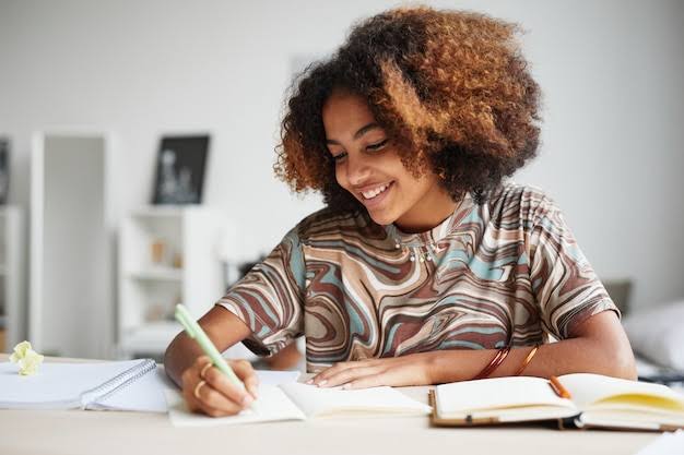 Juazeiro abre matrículas para Escola Municipal de Idiomas com 168 vagas gratuitas Juazeiro abre matrículas para Escola Municipal de Idiomas com 168 vagas gratuitas