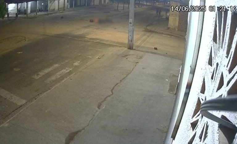 Acidente deixa homem morto e mulher ferida em Petrolina, PE Acidente deixa homem morto e mulher ferida em Petrolina, PE