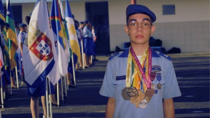 Estudante da rede estadual conquista medalhas de Ouro na Olimpíada Brasileira de Física das Escolas Públicas Estudante da rede estadual conquista medalhas de Ouro na Olimpíada Brasileira de Física das Escolas Públicas