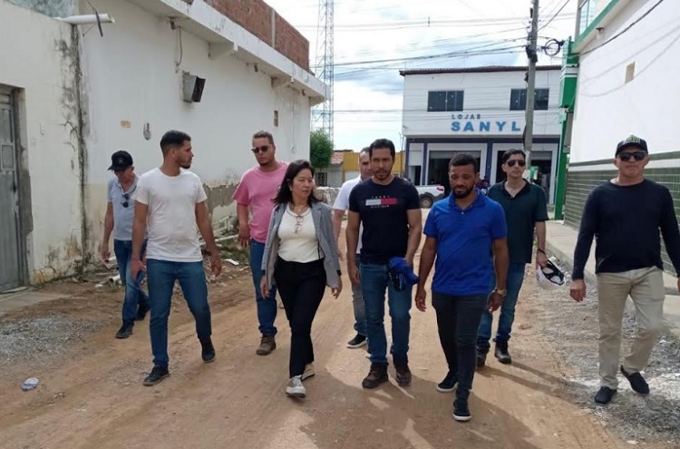 SAAE anuncia rebaixamento de redes para pavimentação de ruas em Maniçoba, interior de Juazeiro, BA SAAE anuncia rebaixamento de redes para pavimentação de ruas em Maniçoba, interior de Juazeiro, BA