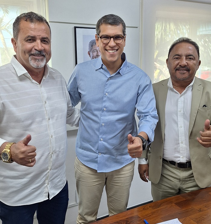 Deputado Roberto Carlos visita CERB para apresentar demandas de Itiúba, Uauá e Ourolândia Deputado Roberto Carlos visita CERB para apresentar demandas de Itiúba, Uauá e Ourolândia