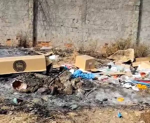 Juazeiro, BA: Lixo em travessa entre João Paulo II e Guilhermino tira moradores do sério Juazeiro, BA: Lixo em travessa entre João Paulo II e Guilhermino tira moradores do sério