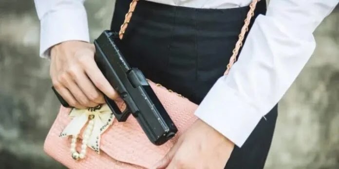 Comissão do Senado aprova porte de arma para mulheres com medida protetiva Comissão do Senado aprova porte de arma para mulheres com medida protetiva