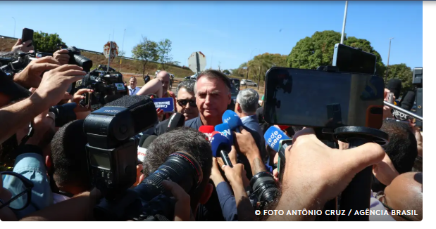 Bolsonaro nega ter descumprido proibição de uso de redes sociais Bolsonaro nega ter descumprido proibição de uso de redes sociais