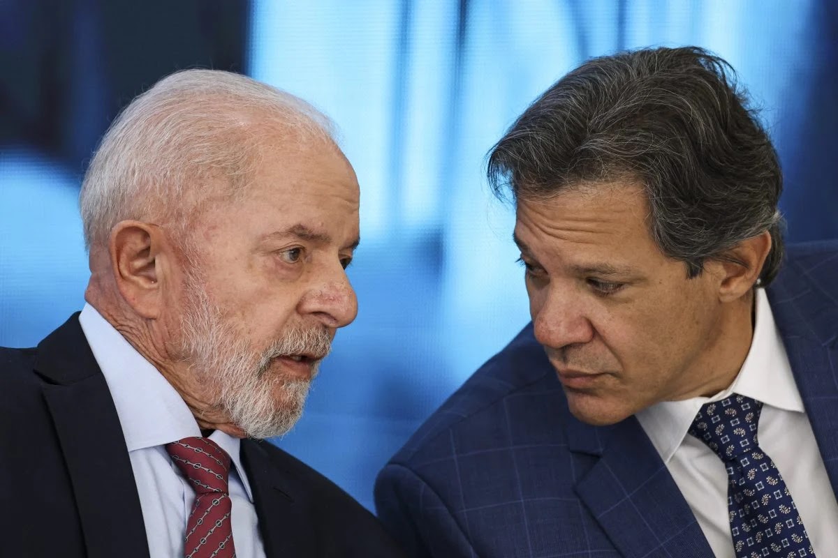 Governo Lula gasta R$ 324 bilhões fora da meta fiscal em 3 anos Governo Lula gasta R$ 324 bilhões fora da meta fiscal em 3 anos