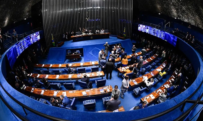 Projeto aumenta pena para desvios para desvio de recursos públicos em educação, saúde e seguridade social Projeto aumenta pena para desvios para desvio de recursos públicos em educação, saúde e seguridade social
