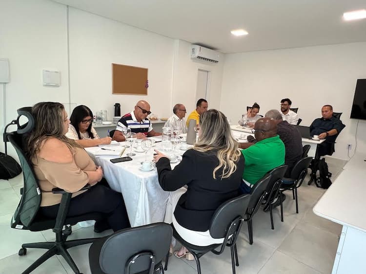 IPJ realiza reunião com sindicatos para discutir paridade salarial entre servidores ativos e aposentados, em Juazeiro, BA IPJ realiza reunião com sindicatos para discutir paridade salarial entre servidores ativos e aposentados, em Juazeiro, BA
