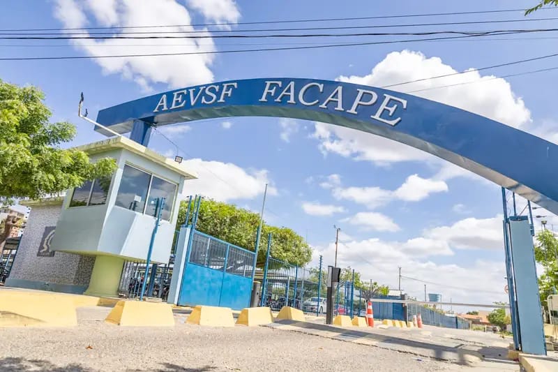 Petrolina, PÉ: Facape abre inscrições para concurso público com 51 vagas para professores e salários de até R$ 16 mil Petrolina, PÉ: Facape abre inscrições para concurso público com 51 vagas para professores e salários de até R$ 16 mil