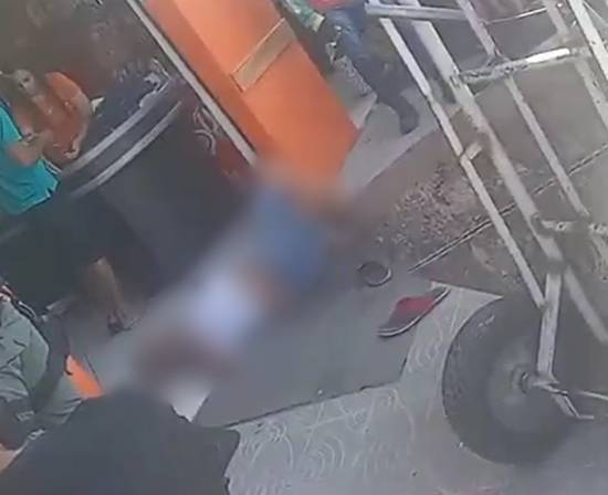 Deficiente visual fica ferido após ser baleado no João de Deus Deficiente visual fica ferido após ser baleado no João de Deus