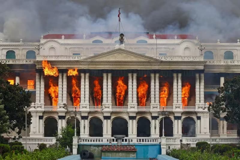 Caos no Nepal: Corrupção, nepotismo, bloqueio de redes sociais e manifestações que resultaram em mortes e renúncia do primeiro-ministro Caos no Nepal: Corrupção, nepotismo, bloqueio de redes sociais e manifestações que resultaram em mortes e renúncia do primeiro-ministro
