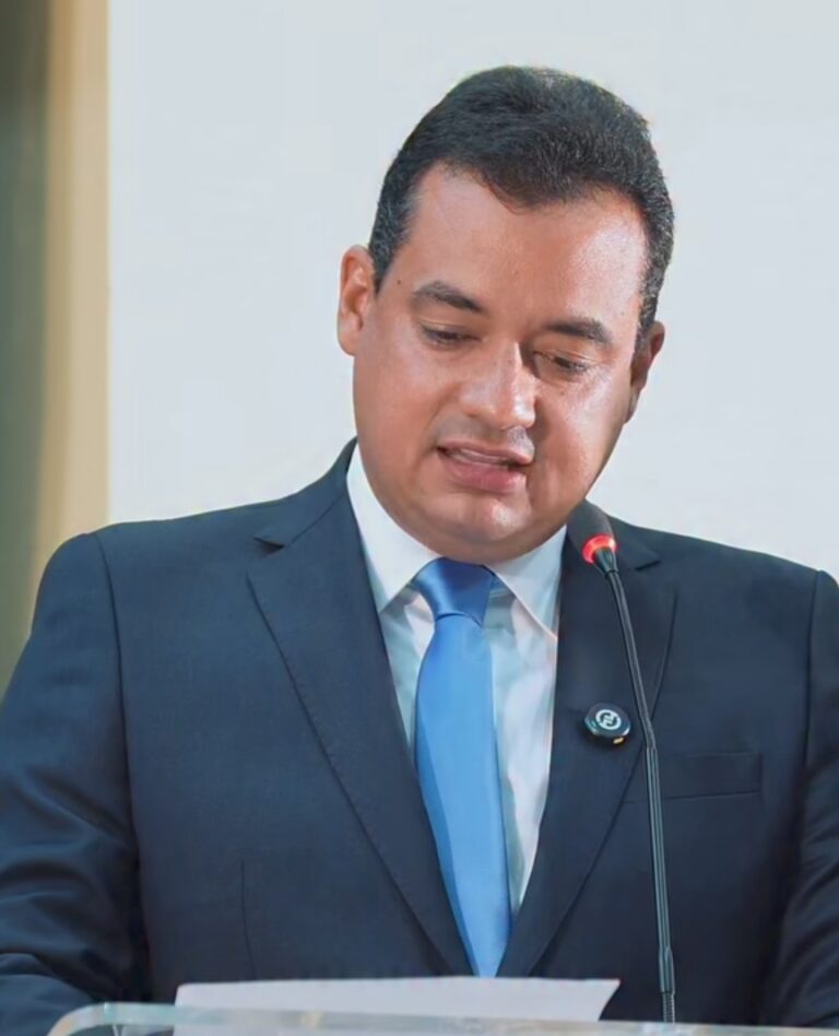Prefeito Andrei Gonçalves prorroga decreto de estado de calamidade financeira, em Juazeiro, por mais 30 dias Prefeito Andrei Gonçalves prorroga decreto de estado de calamidade financeira, em Juazeiro, por mais 30 dias