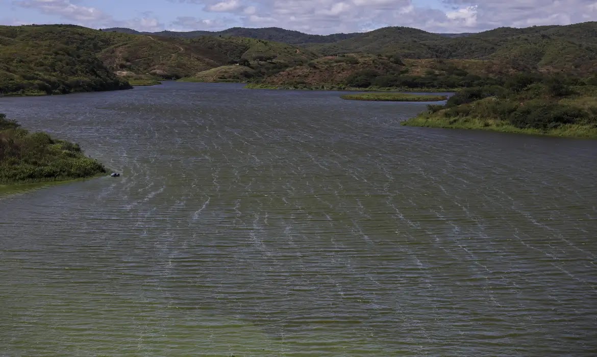 Rio São Francisco terá nova hidrovia para transporte de cargas ao NE Rio São Francisco terá nova hidrovia para transporte de cargas ao NE