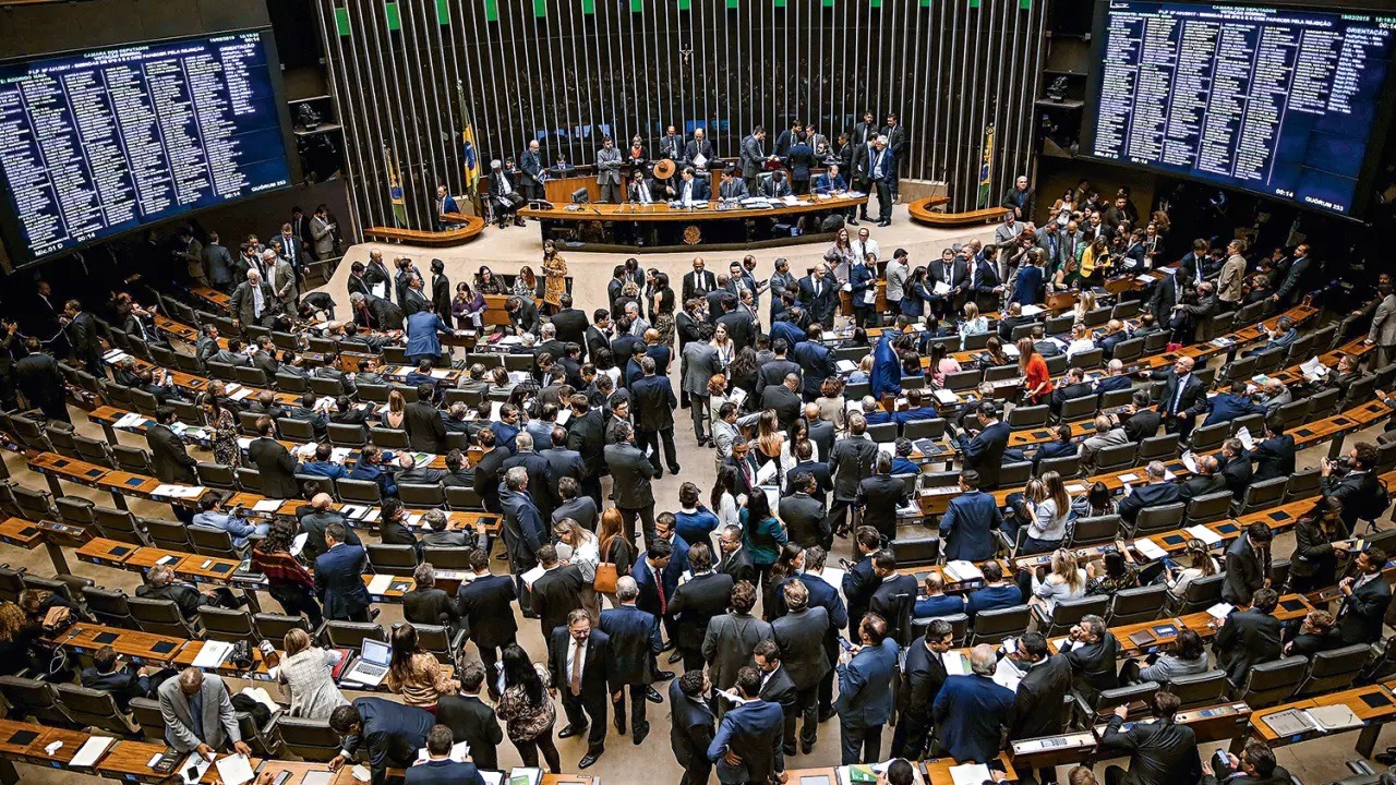 Congresso: 92% dos deputados do PT votaram para elevar a conta de luz Congresso: 92% dos deputados do PT votaram para elevar a conta de luz