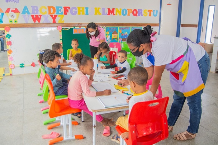 Prefeitura de Juazeiro informa que o pagamento do abono de férias dos professores foi efetivado Prefeitura de Juazeiro informa que o pagamento do abono de férias dos professores foi efetivado