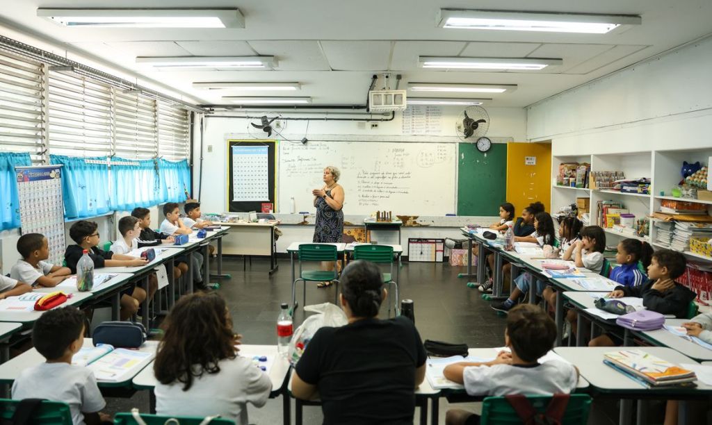 Carteira nacional do professor será entregue em outubro, anuncia MEC Carteira nacional do professor será entregue em outubro, anuncia MEC