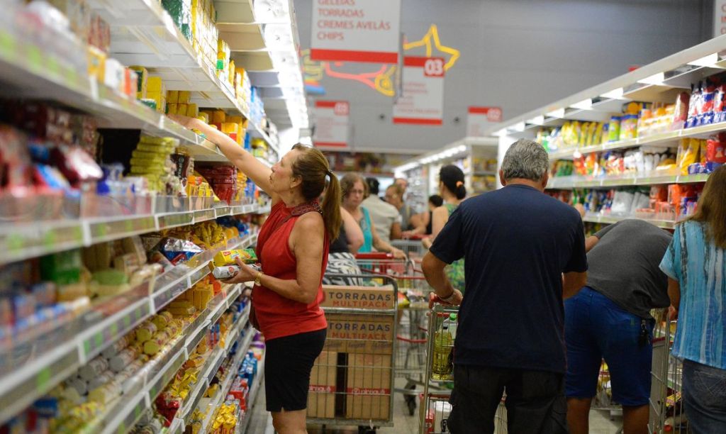Mercado financeiro reduz previsão da inflação para 4,85% Mercado financeiro reduz previsão da inflação para 4,85%