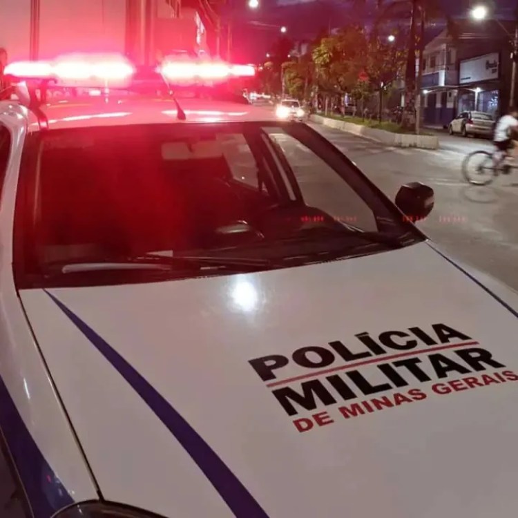 'Pode abrir sua cova que vou ficar só 10 dias', ameaça homem preso por tentar atropelar a ex, a mãe e o filho dela em MG 'Pode abrir sua cova que vou ficar só 10 dias', ameaça homem preso por tentar atropelar a ex, a mãe e o filho dela em MG