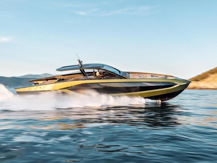 The owner of a .4 million Lamborghini yacht screamed ‘I will kill you’ and threw 0 bills into the water when told he couldn’t use a private dock The owner of a .4 million Lamborghini yacht screamed ‘I will kill you’ and threw 0 bills into the water when told he couldn’t use a private dock