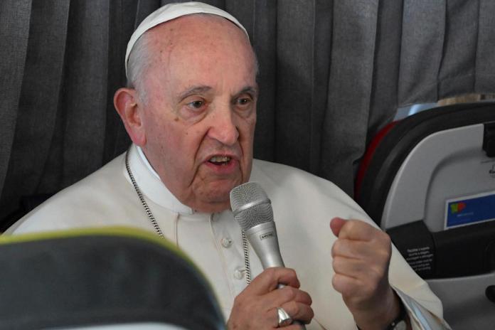 Pope discusses health, his ditched peace prayer in Fatima and LGBTQ+ Catholics in airborne briefing Pope discusses health, his ditched peace prayer in Fatima and LGBTQ+ Catholics in airborne briefing