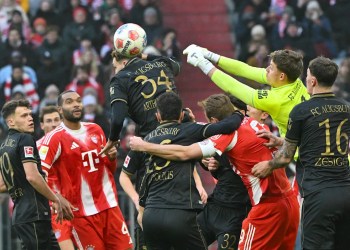 Augsburg defeats Bayern Munich in Bundesliga Augsburg defeats Bayern Munich in Bundesliga