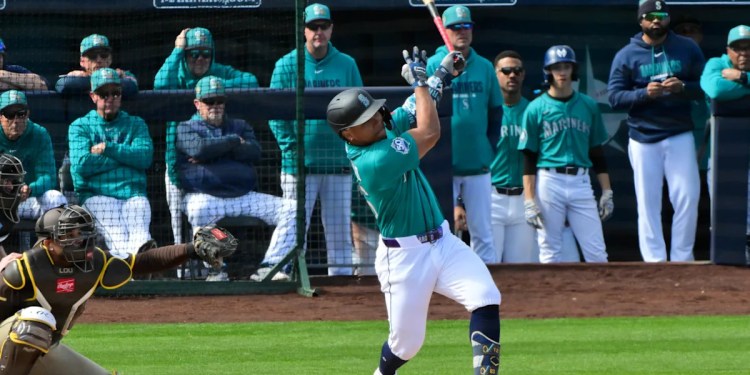 Mariners Defeat Padres 7-4 in Spring Training Opener Mariners Defeat Padres 7-4 in Spring Training Opener