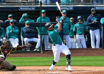 Mariners Defeat Padres 7-4 in Spring Training Opener Mariners Defeat Padres 7-4 in Spring Training Opener