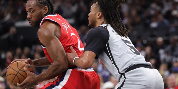 Spurs Extend Win Streak to 11 Against Clippers Spurs Extend Win Streak to 11 Against Clippers