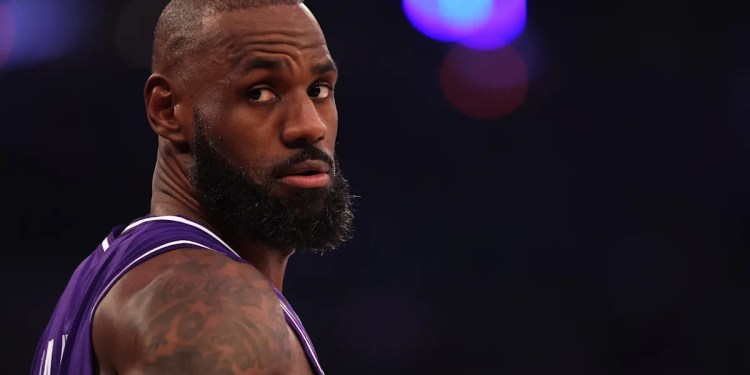 LeBron James Injury Update: Foot and Elbow Issues LeBron James Injury Update: Foot and Elbow Issues