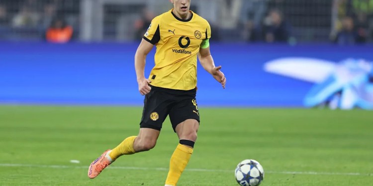 Borussia Dortmund Concerned About Nico Schlotterbeck’s Contract Status Borussia Dortmund Concerned About Nico Schlotterbeck’s Contract Status
