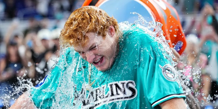Marlins Defeat Rockies 4-3 Marlins Defeat Rockies 4-3