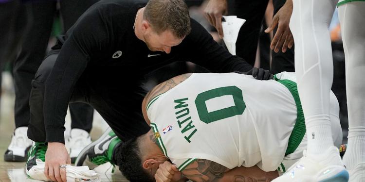 Jayson Tatum leaves Celtics’ win against Kings with painful ankle injury, says he’s ‘OK’ Jayson Tatum leaves Celtics’ win against Kings with painful ankle injury, says he’s ‘OK’