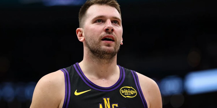 Lakers believe Luka Dončić likely avoided serious injury
Luka Dončić doubtful for game against Warriors Lakers believe Luka Dončić likely avoided serious injury
Luka Dončić doubtful for game against Warriors