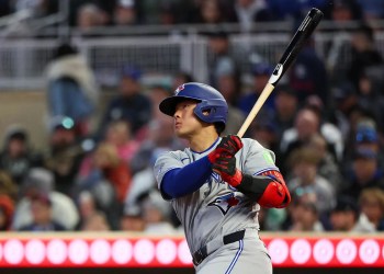 Jays Score 8 Runs in 8th Inning, Defeat Twins Jays Score 8 Runs in 8th Inning, Defeat Twins