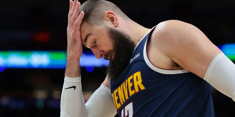 Jonas Valanciunas Leaves Game with Calf Injury Jonas Valanciunas Leaves Game with Calf Injury