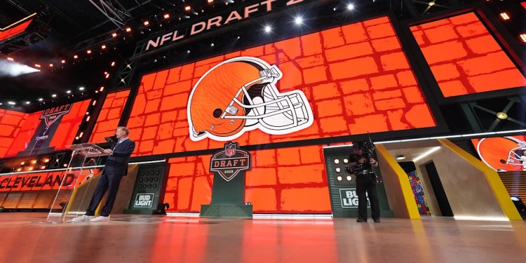 2026 NFL Mock Draft Results for Giants, Browns, Commanders, Saints
Cleveland’s Selection at 6th Overall Pick 2026 NFL Mock Draft Results for Giants, Browns, Commanders, Saints
Cleveland’s Selection at 6th Overall Pick