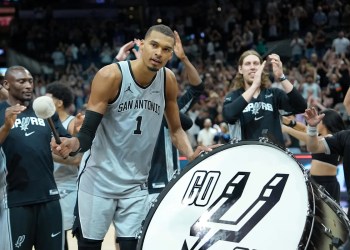 Victor Wembanyama scores game-winner, clinches playoff spot against Suns Victor Wembanyama scores game-winner, clinches playoff spot against Suns