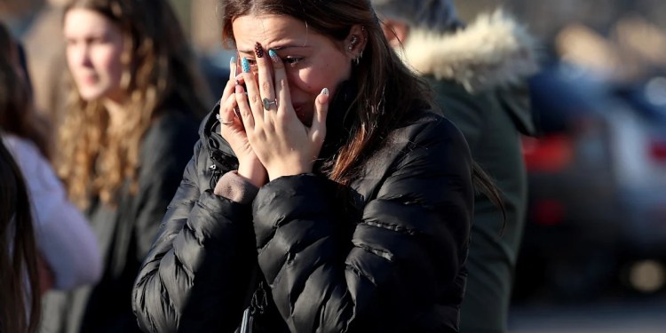 Shooting at Rhode Island hockey game: 3 dead, 3 injured Shooting at Rhode Island hockey game: 3 dead, 3 injured