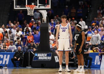 Florida’s Olivier Rioux Surprises Prairie View A&M Player with Height Florida’s Olivier Rioux Surprises Prairie View A&M Player with Height