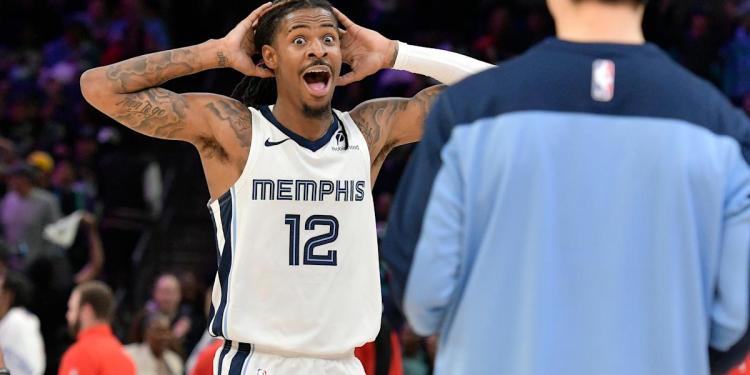 Ja Morant drops 22 points, throws down huge dunk vs. Trail Blazers in return from hip injury Ja Morant drops 22 points, throws down huge dunk vs. Trail Blazers in return from hip injury