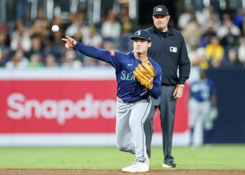 Mariners lose 5-2 after staging error Mariners lose 5-2 after staging error